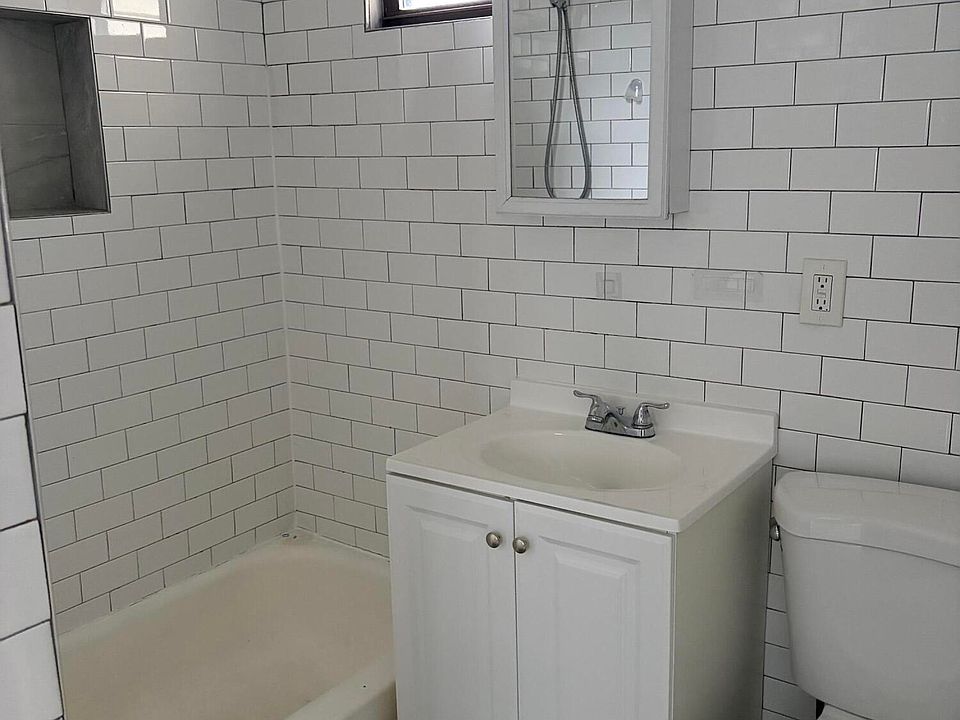 2nd image of 655 Westwood Ave #4