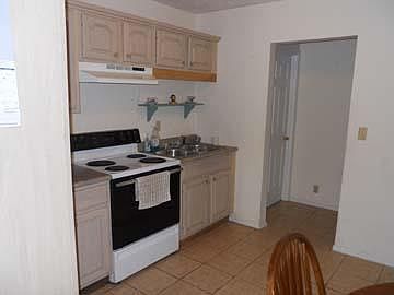 4th image of 303 3rd St W