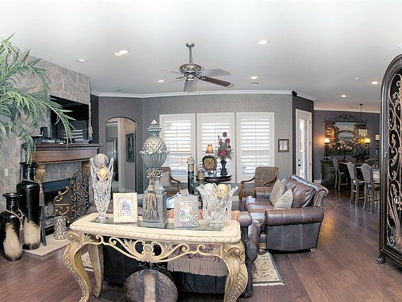 2nd image of 5213 Oak Valley Dr
