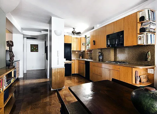 Sold by Warburg | media 1