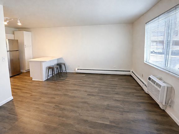 3rd image of 1945 Canyon Blvd #2W