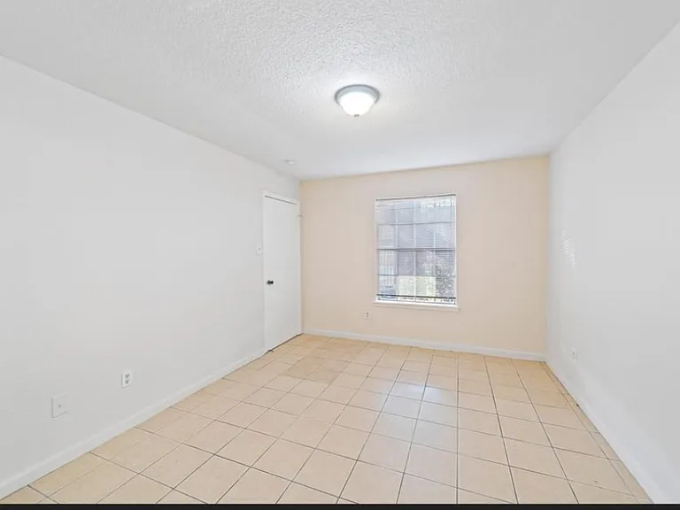 9797 Leawood Blvd #203 — Photo 11