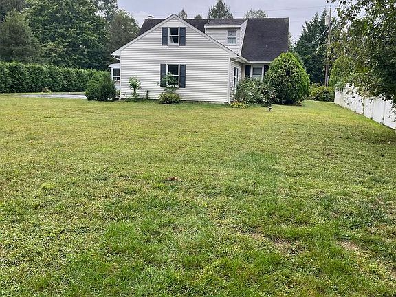 3rd image of 23 Genova Ave