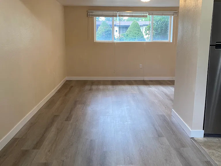 83 E Celeste Dr — Photo 12