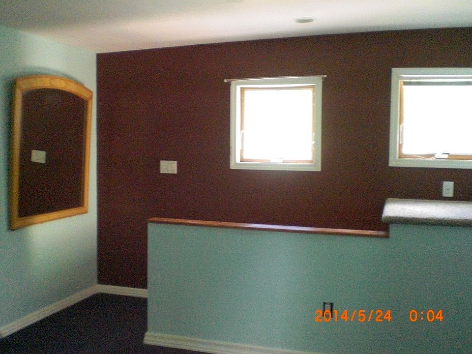 1st image of 9 Howard St Floor 1