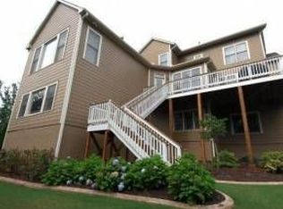 7327 Rocking Chair Ln, Hoschton, GA 30548