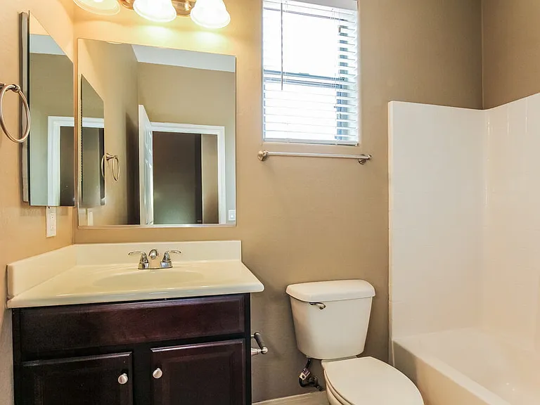 2534 W Beverly Rd — Photo 13