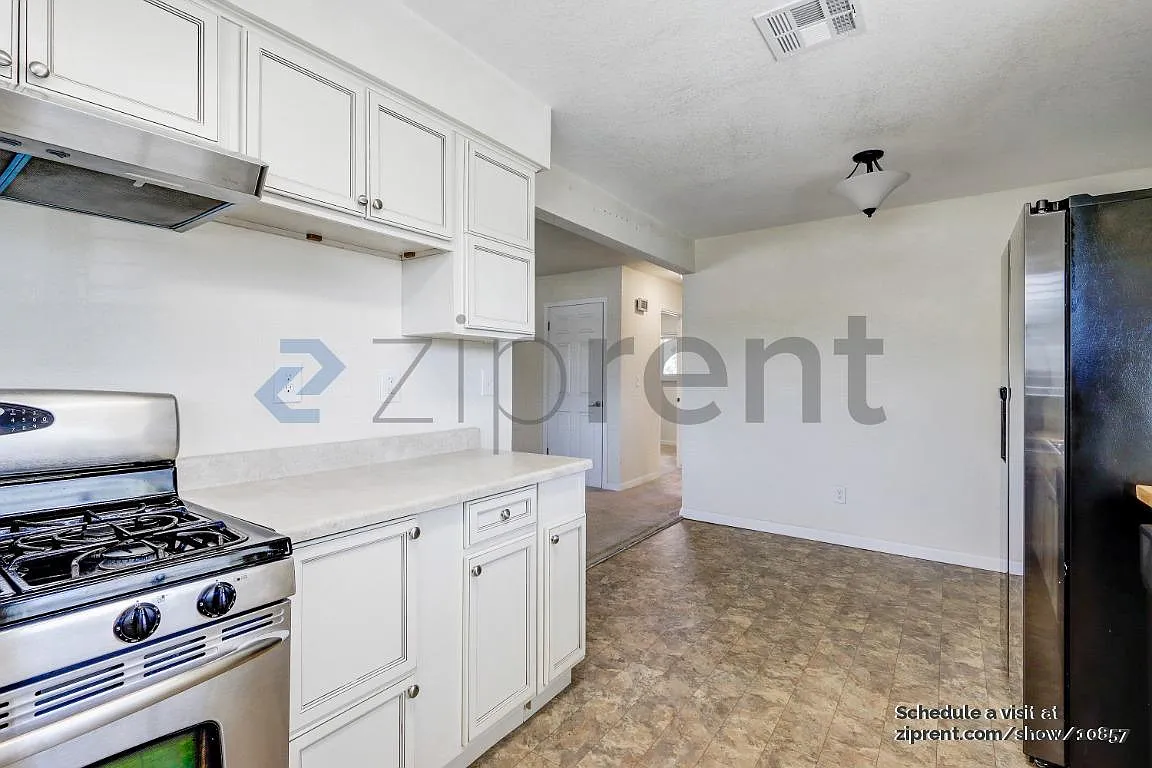 4 bed, 1152 sqft, $2,500 — Photo 4