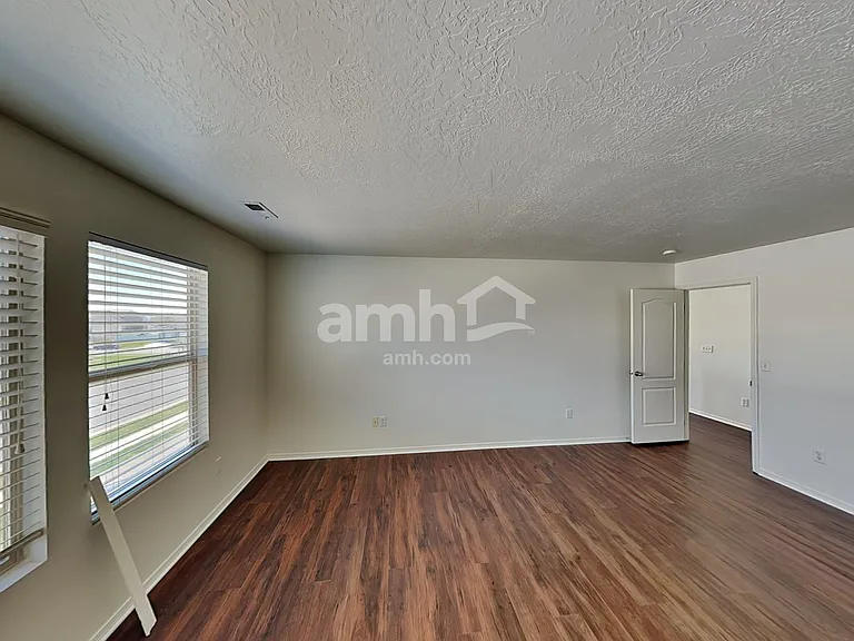 2464 S 3585 W — Photo 11