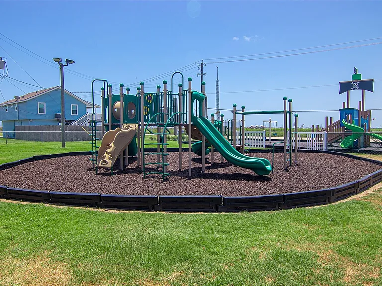 16618 Bermuda Way — Photo 32