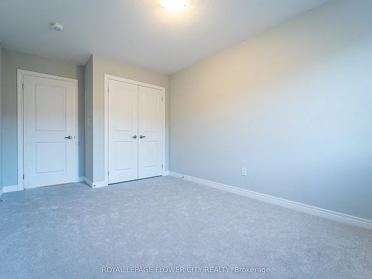 413 E 16th St — Photo 21