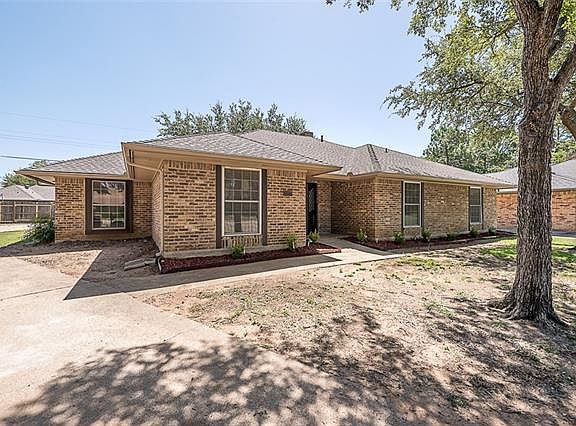 3rd image of 3917 Greenhills Ct W