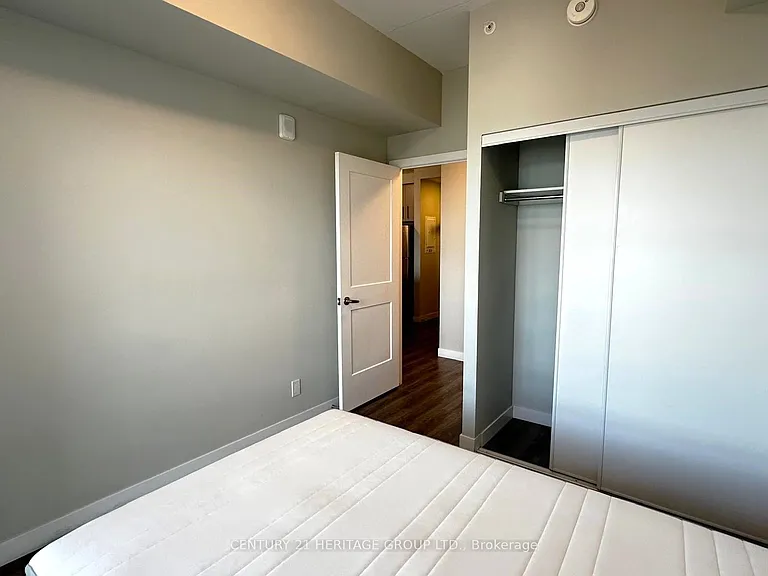 15 Queen St S #1610 — Photo 14