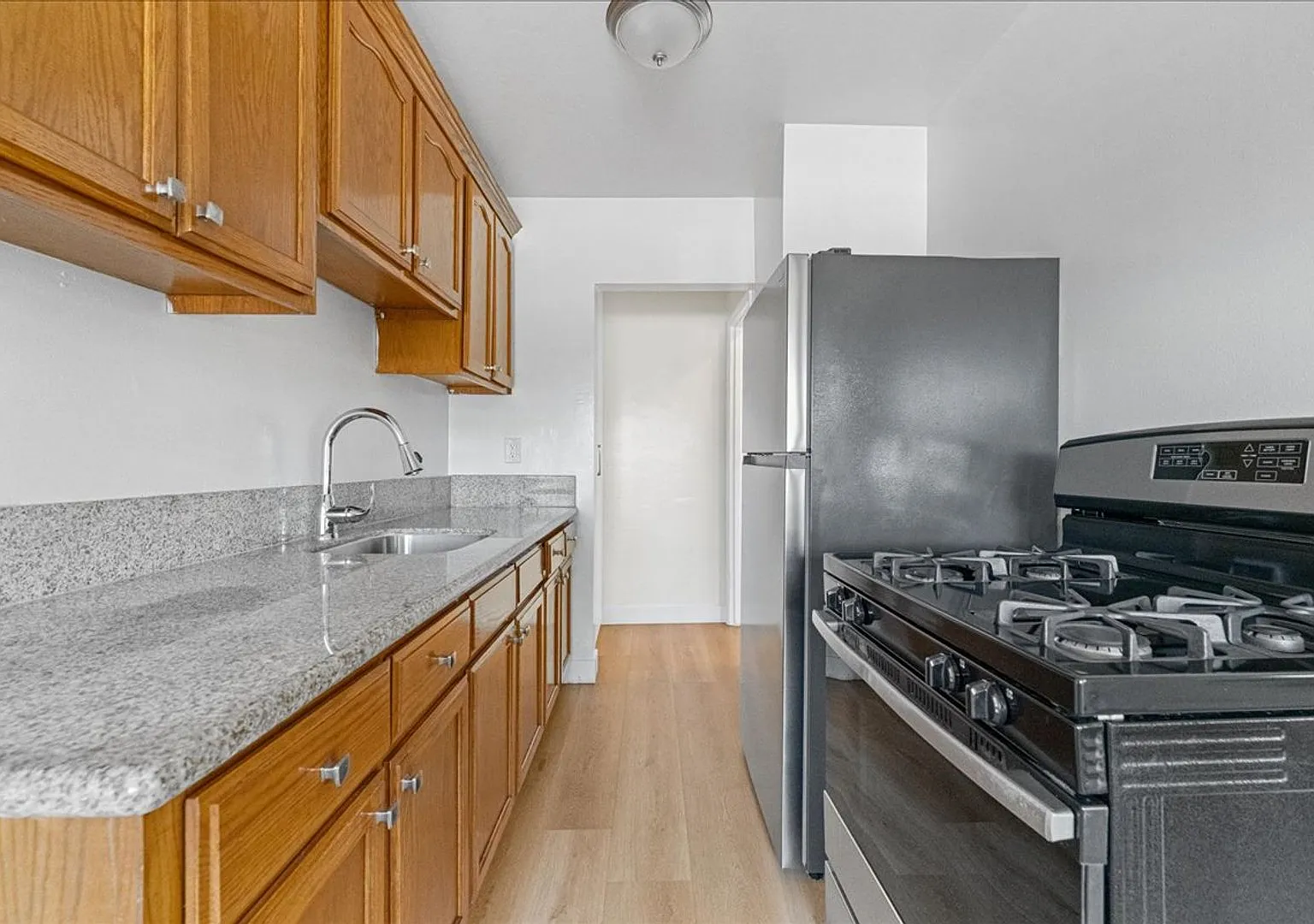 Welcome to your new Long Beach apartment! — Photo 3