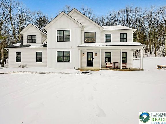 3rd image of 208 Bryan Dr