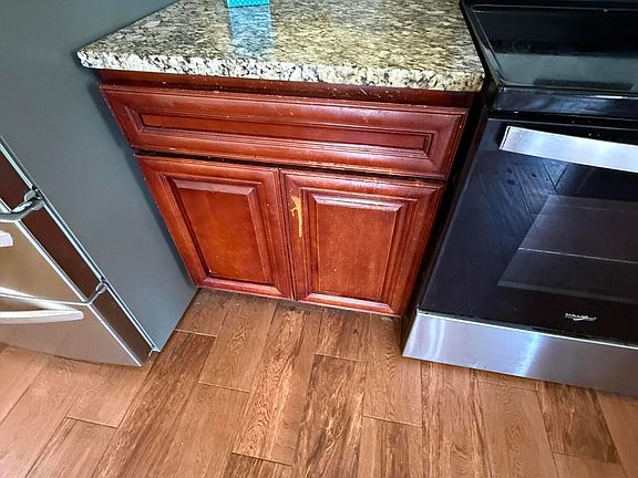 4th image of 860 Ellington Dr