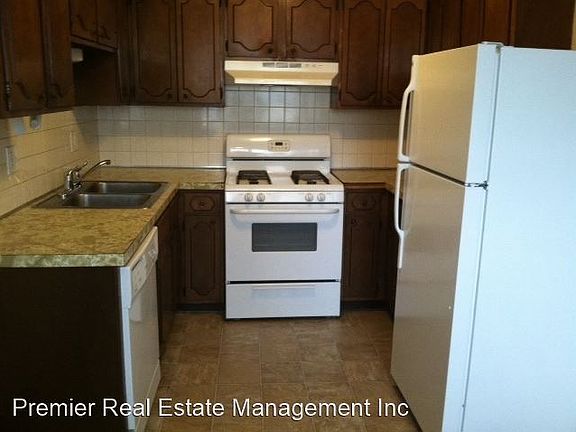 2nd image of 215 S Willow Ave