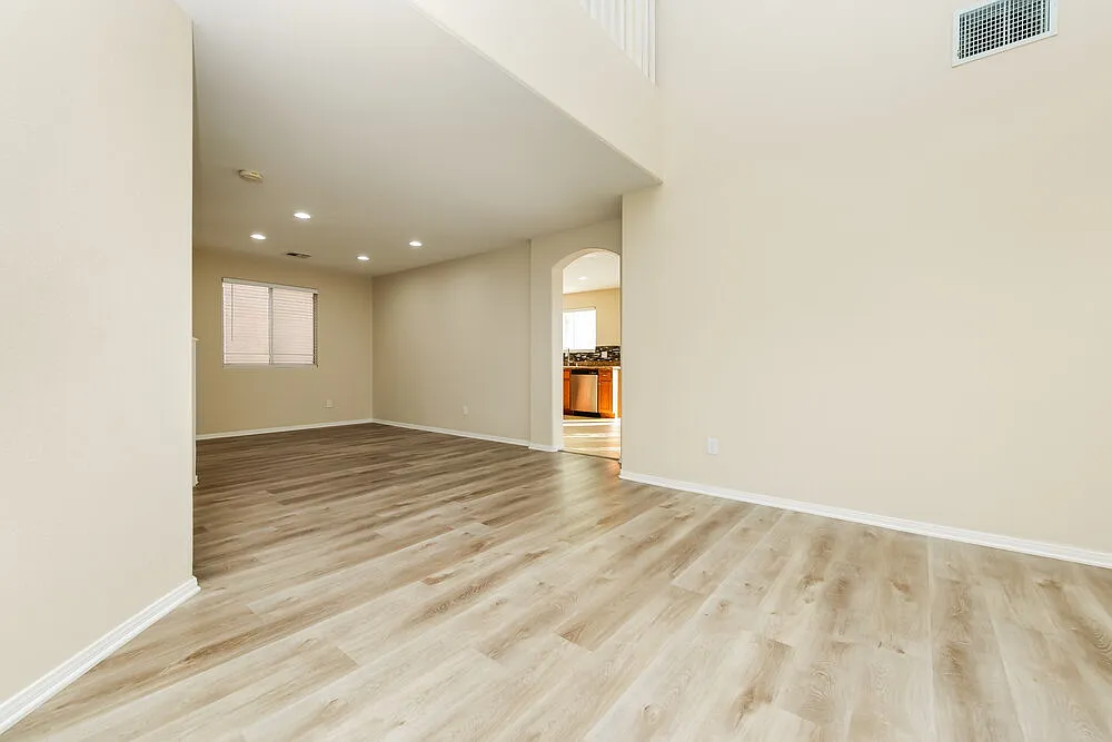 4 bed, 2.5 bath, 1982 sqft, $2,530 — Photo 4