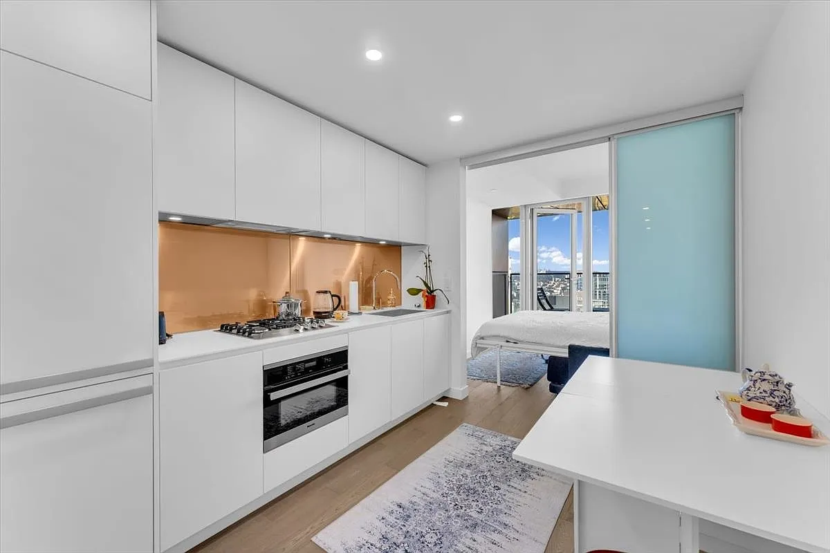 Studio, 367 sqft, $2,600 — Photo 2