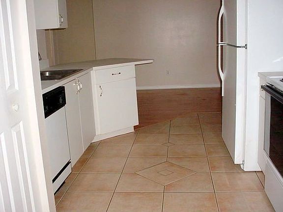 4th image of 2932 SW Vittorio St