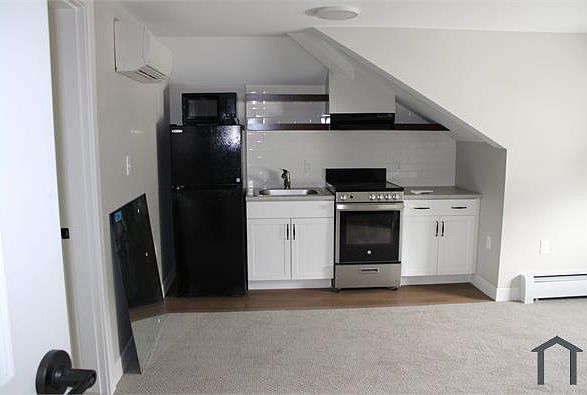 2nd image of 90 Wakefield St