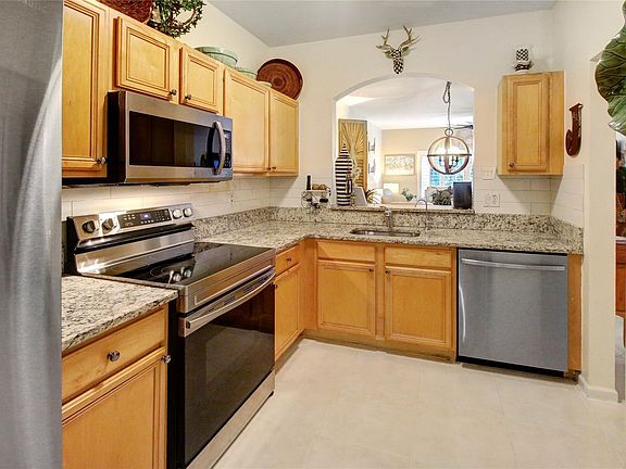 5th image of 4613 SW 12th Place