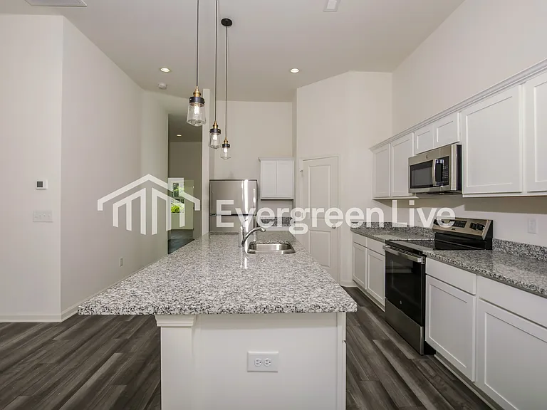 604 Berkeley Glen Rd — Photo 6