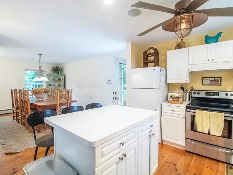24 Wendy Ln — Photo 12