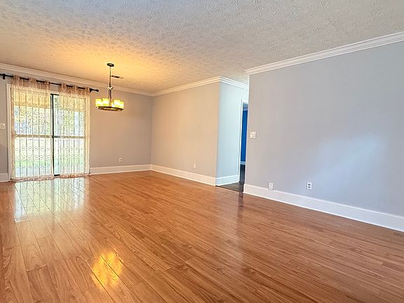 4th image of 1388 Briar Ridge Ct