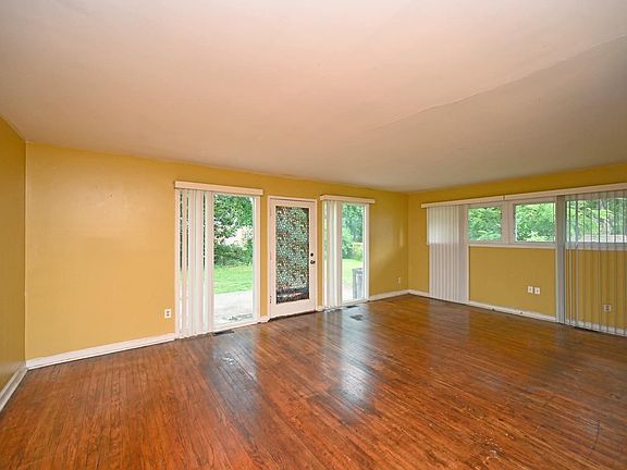 5th image of 7901 Burgundy Ln