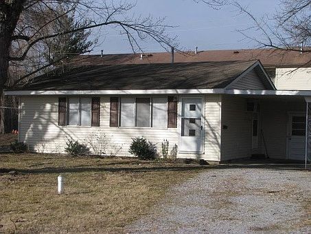 1st image of 417 E 12th St