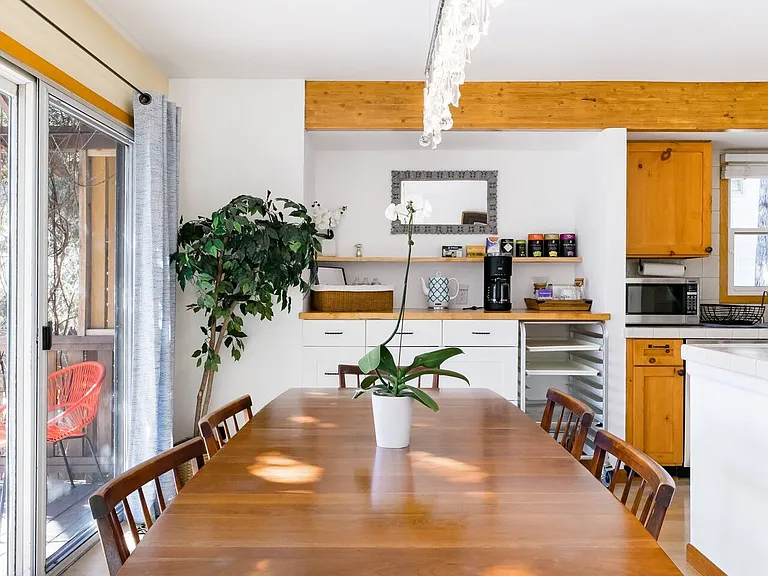 Easy kitchen layout for entertaining