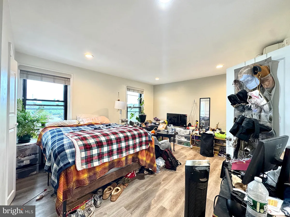 Building Photo - 2226 Fairmount Ave #3