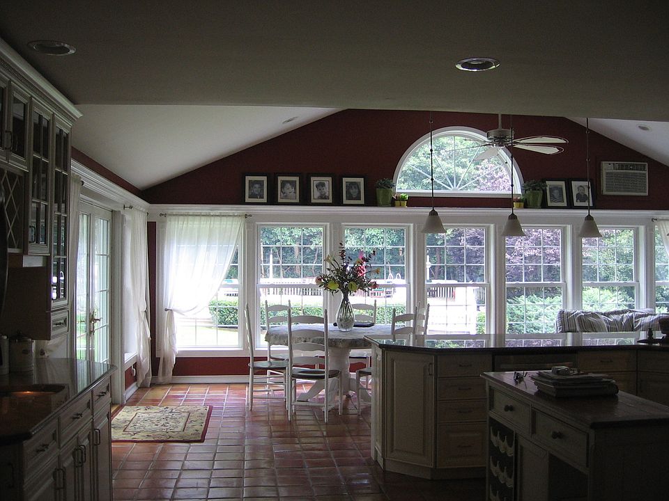 1st image of 9 Howard Ct