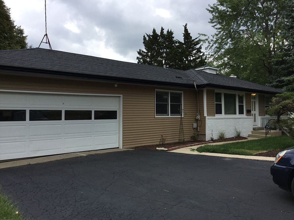 2 car attached garage 