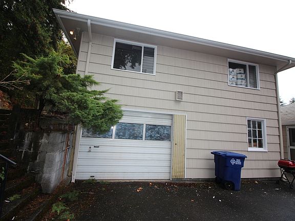 4th image of 1611 5th St SE