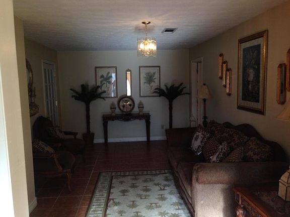 5th image of 77 Mattie Dr