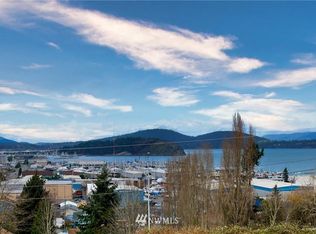 701 37th St, Anacortes, WA 98221
