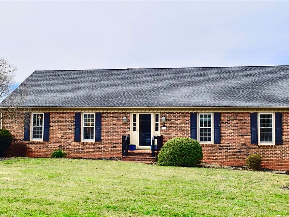 1st image of 111 Hunterdale Dr