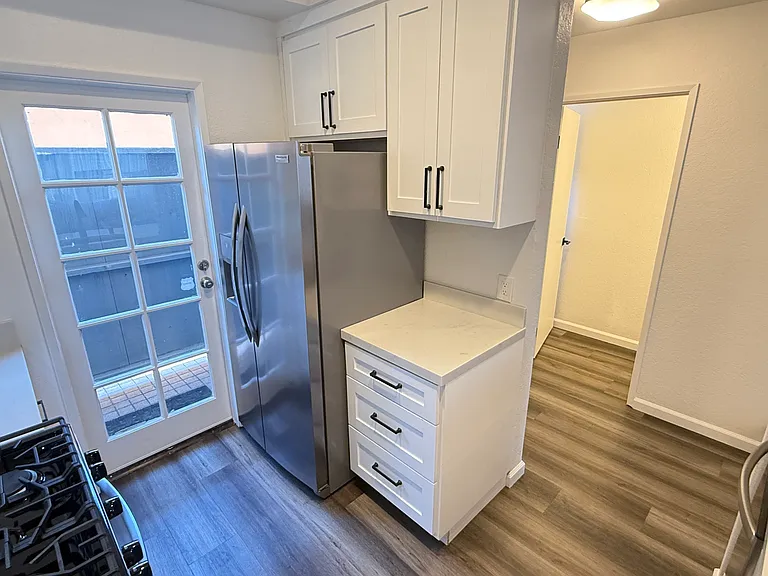 1026 N Croft Ave #103 — Photo 7
