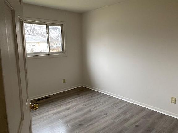 4th image of 3609 Clearwater Dr