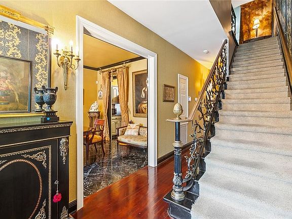 3rd image of 317 Rue Saint Peter