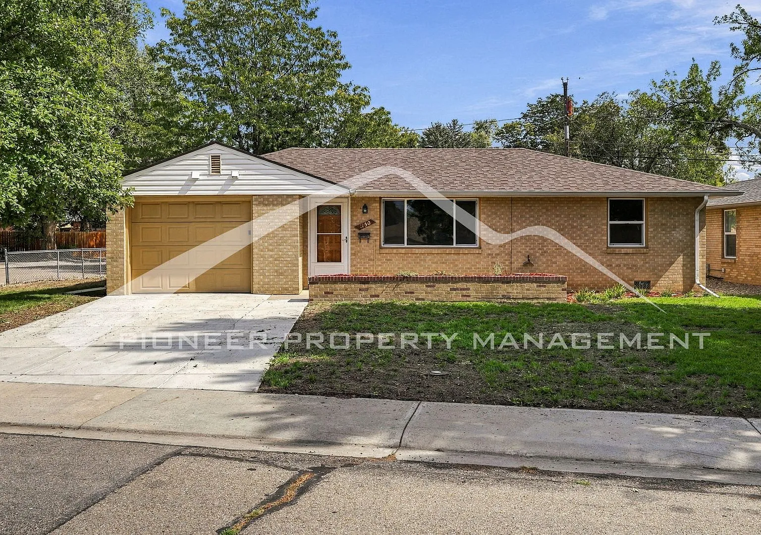 Charming Home with Central AC and Washer/Dryer — Photo 1