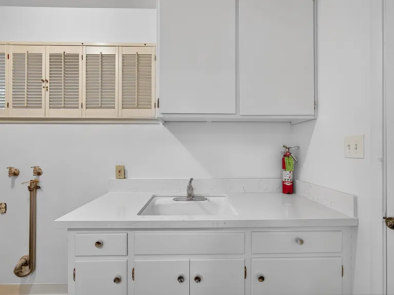 5940 Gloria Dr #0 — Photo 16