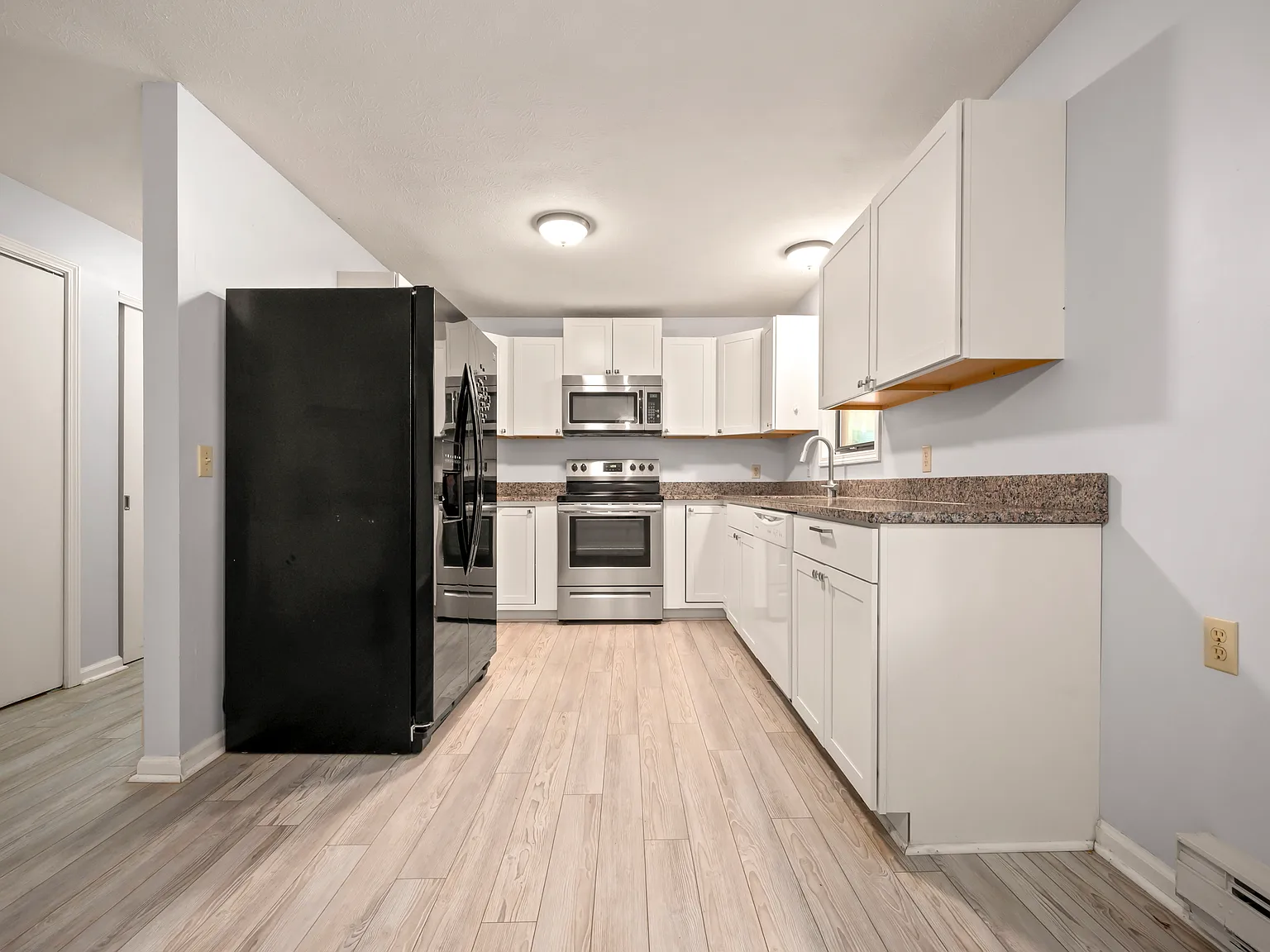 24 Canter Court - 1 — Photo 2