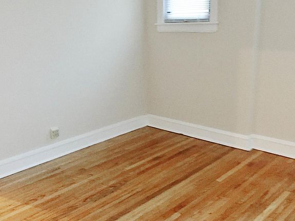 3rd image of 516 W Cornelia Ave #G