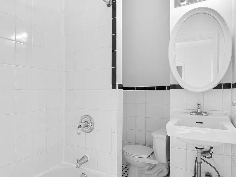 429 E 65th St #17 — Photo 6
