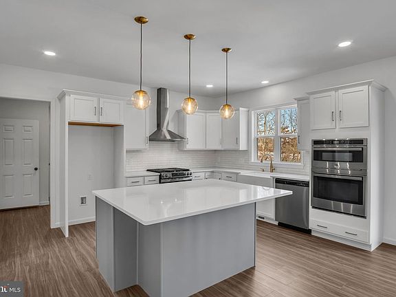 5th image of 16 Old Moss Ln