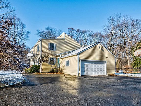 2nd image of 18 Horse Hill Rd #B