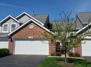 104 Stevens Dr, Schaumburg, IL 60173
